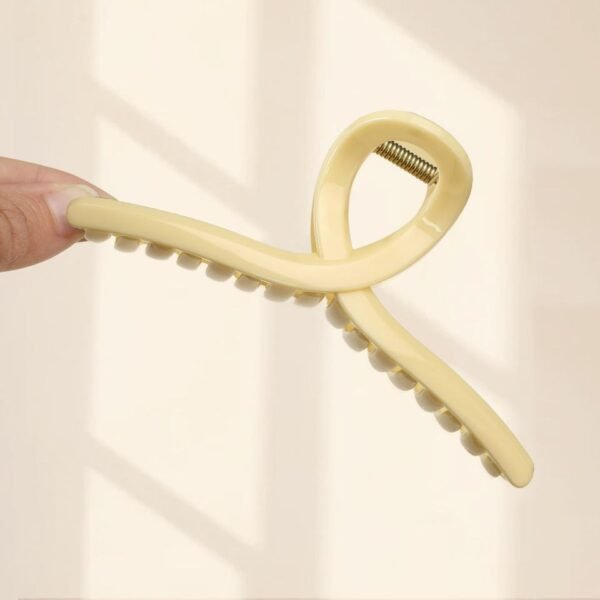 Extra Large Glossy Cross Claw Clip